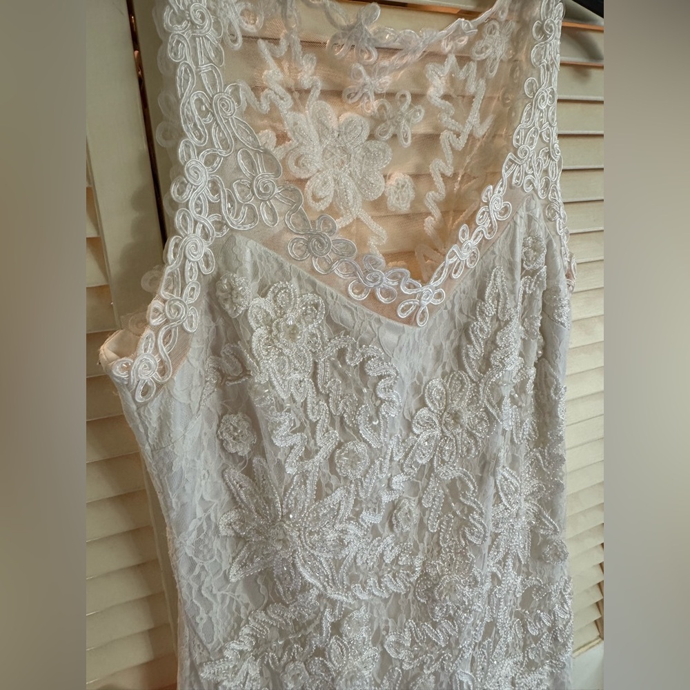Like New!! Sue Wong Size 8 Ivory Lace Beaded Dress👰🏼‍♀️ - Picture 7 of 11